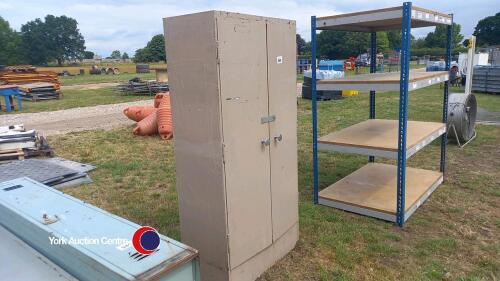 Workshop cabinet