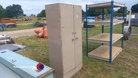 Workshop cabinet