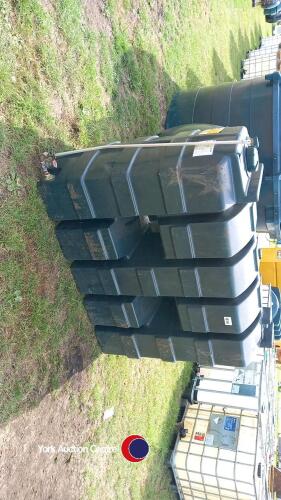 Titan R1225, 1200L oil tank