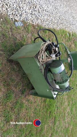 Three phase hydraulic power unit