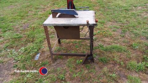 Electric saw bench, works, approx 23in wide, 32in long, 3ft high