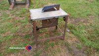 Electric saw bench, works, approx 23in wide, 32in long, 3ft high - 3