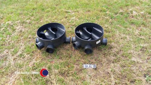 2 drainage chamber bases 100mm pipes