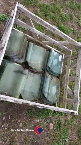 Quantity of glass roof tiles
