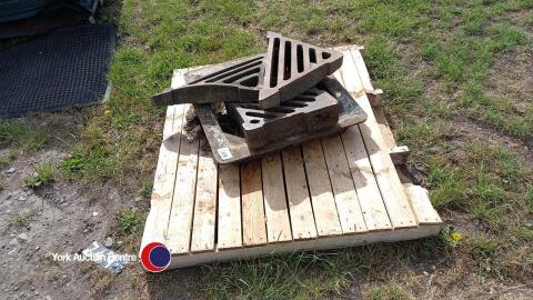 Heavy duty road grates