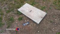 Concrete manhole lid and fixing frame - 2