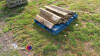 Pallet of reclaimed sandstone ridges