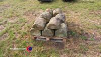 Pallet of sandstone wall toppers - 2
