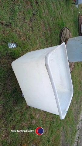 Builders storage tub on wheels