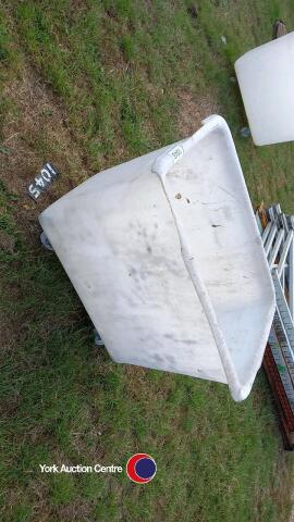 Builders storage tub on wheels