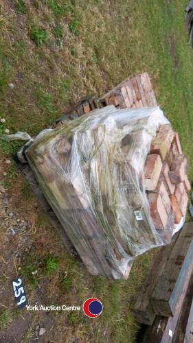 1/4 pallet of red bricks