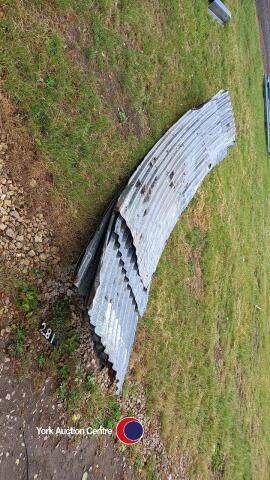 Quantity of curved corrugated sheets