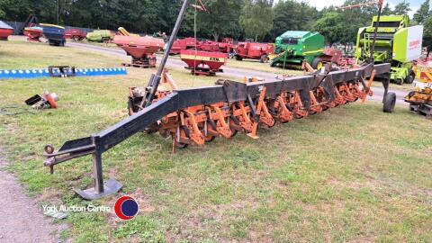 Rallye 590 sugar beet drill, 12 row, end tow transport kit