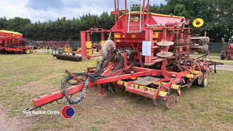 Vaderstad Rapid 4m corn drill, radar metering system, lots of new wearing parts, good working order, red control box, bag and manual in office