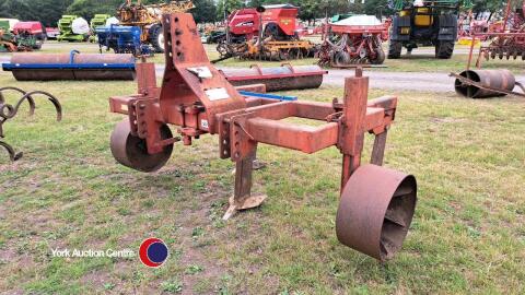 Foster 3 leg flat lift adapted for Ransomes wearing parts
