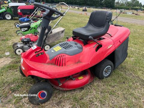 Castle garden ride-on mower, c/w box, key in office