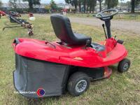 Castle garden ride-on mower, c/w box, key in office - 3