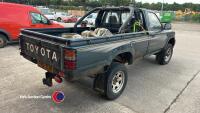 1996 Toyota Hilux 4x4 P45 TUB - diesel - one keeper from new - HPi clear - MOT expired 12/23 - 142,389 miles - 5