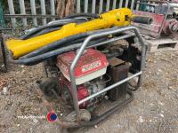 JCB hydraulic power pack with breaker