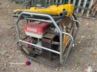 JCB hydraulic power pack with breaker - 2