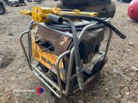JCB hydraulic power pack with breaker - 3