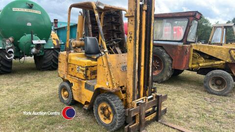 Caterpillar V50B forklift truck, key in office