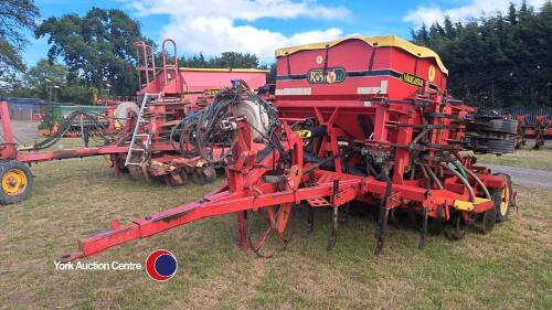 Vaderstad Rapid 400P drill. Rigid tines, Accord metering, hydraulic fan, new cleated tyres and drilling discs 2022. In good order, control box in office
