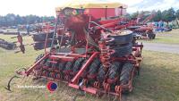 Vaderstad Rapid 400P drill. Rigid tines, Accord metering, hydraulic fan, new cleated tyres and drilling discs 2022. In good order, control box in office - 4