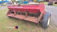 International 510 3m seed drill in working condition. Has been used for drilling SFI strips. Some spares and original operators manual, manual in office - 2