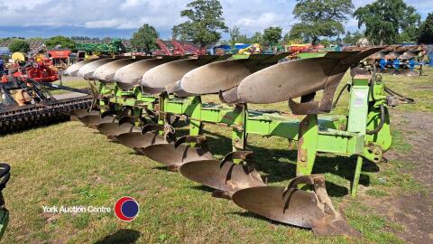 Dowdeswell DP1 6+1F on land plough, with press arm