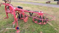 Weaving Universal haybob, 2015, pto in office
