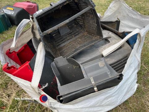 Quantity of various grass boxes