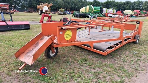 Ritchie/Cook flat 8 bale sledge. Belt drive for bales. Owned for last 10 years doing 500 hay bales per year. Excellent overall condition. Always stored under cover.