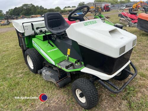 Etesia MVEHH ride on mower with hydraulic tipping grass box, Briggs and Stratton Vanguard 16HP V twin engine in good working order, all working including hydraulic tip. Transmission currently sluggish., key in office