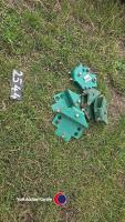 5 x Kverneland skimmer brackets