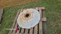 2 x John Deere wheel centres - 2