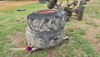 2 tyres on rims super single 8 stud - 4