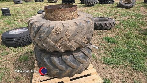 2 x dual wheels with tyres 405/70-20 10ply