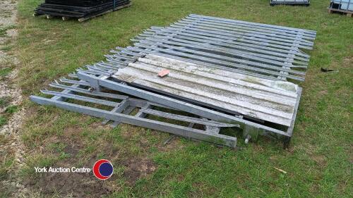 Pair of glav security gates