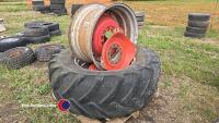 2 x wheel centres, trim and centre, and 1 x wheel tyre rim and centre - 2