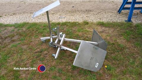 3 stainless steel pedestal work station, 750mm high