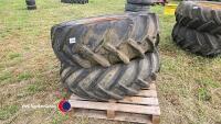 Pair of 8 stud wheels, 18.4/15 - 26 - 4