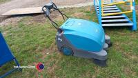 Battery power yard sweeper - 2