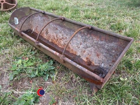 Long garden trough with bars