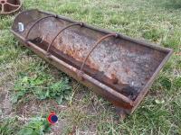 Long garden trough with bars