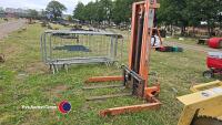 Forklift mast - 2