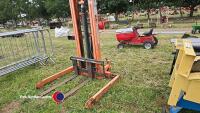 Forklift mast - 3