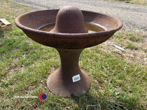 Mexican hat trough on plinth