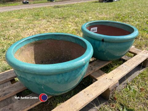 2 x ceramic garden planters