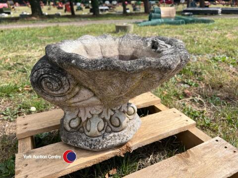 Garden bird bath